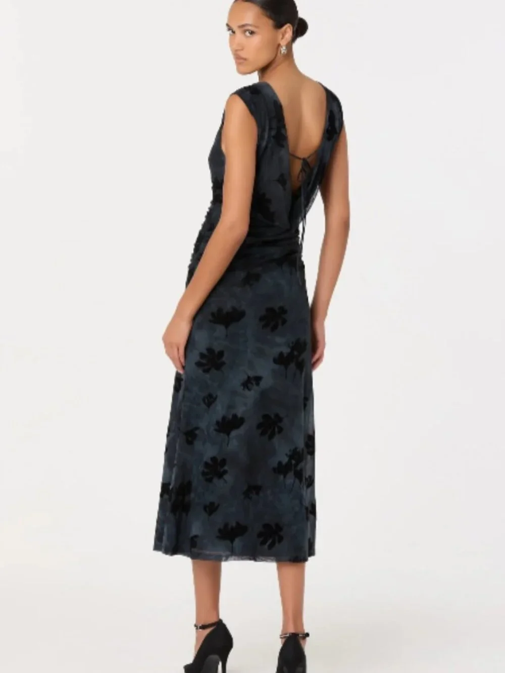 ASTR Tionne Floral Midi Dress - Picture 3 of 4